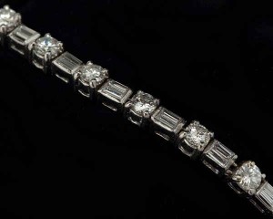 Best store to buy platinum diamond bracelets